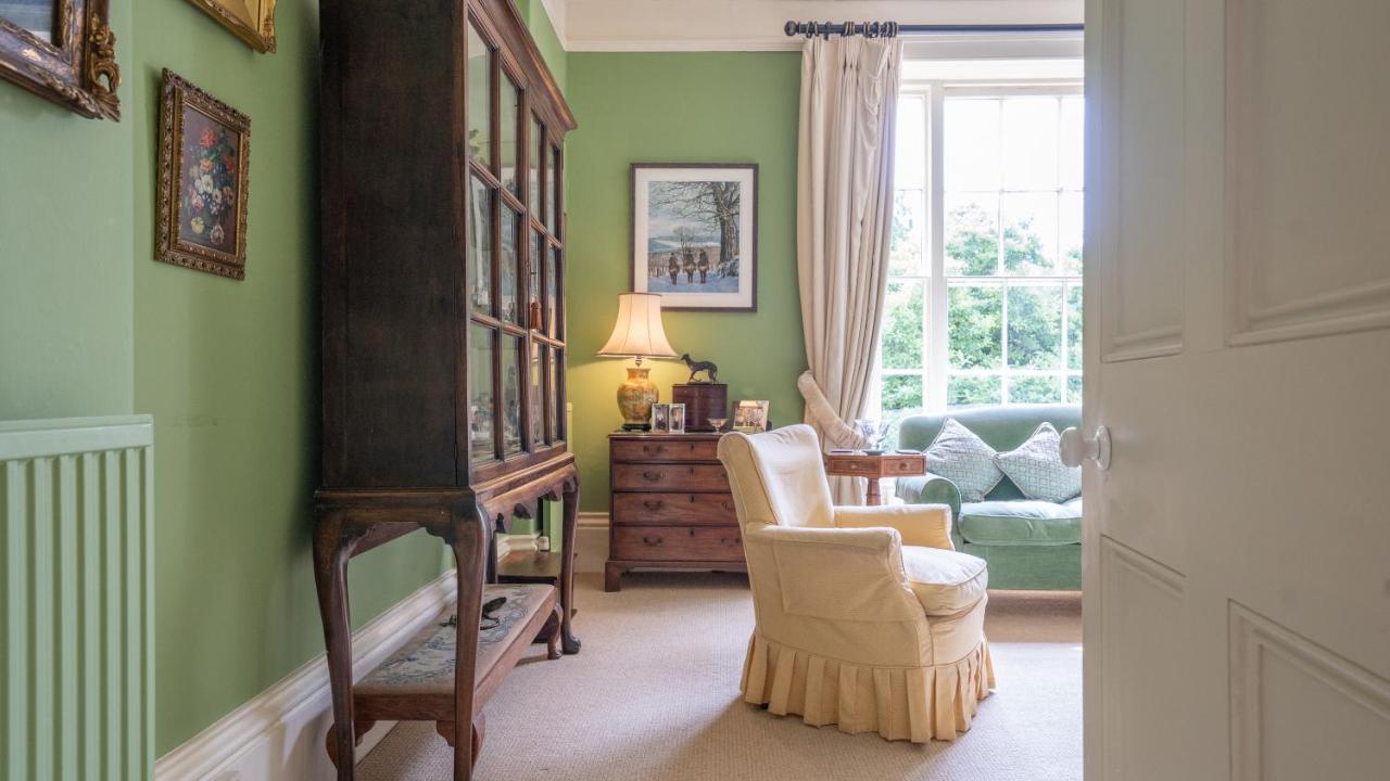 Pantybeiliau House Bed & Breakfast Gilwern Extérieur photo