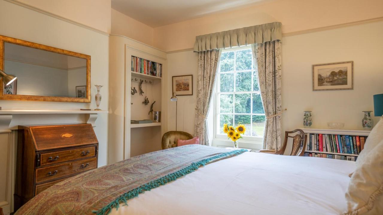 Pantybeiliau House Bed & Breakfast Gilwern Extérieur photo
