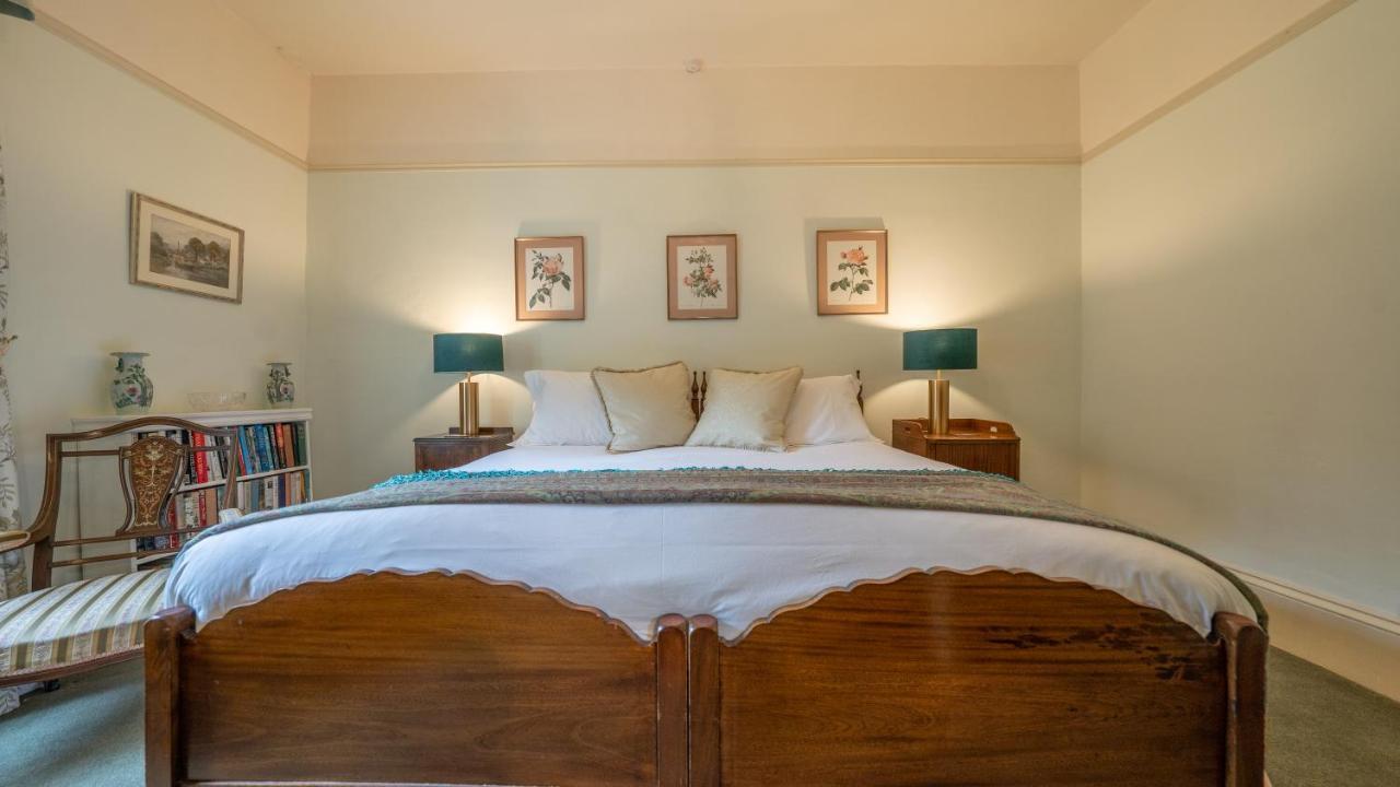 Pantybeiliau House Bed & Breakfast Gilwern Extérieur photo